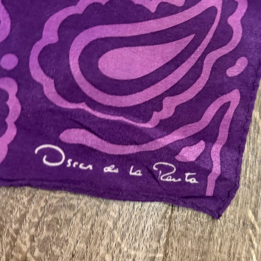 Oscar de la Renta Silk Scarf Purple Paisley Floral Made In Japan Vintage Luxury